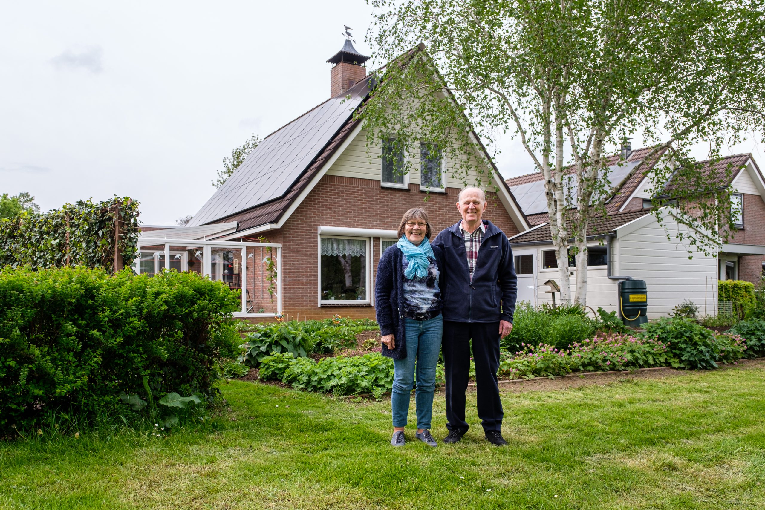 Warmtepomp naast muur